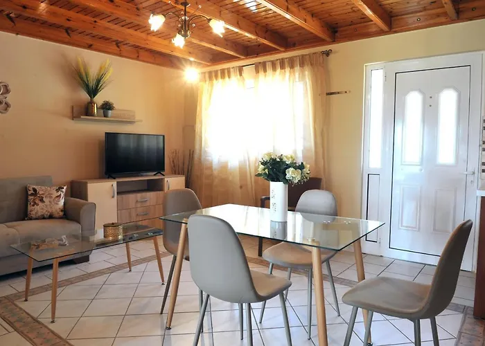 Hotel Trivizas House