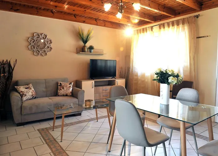 Hotel Trivizas House